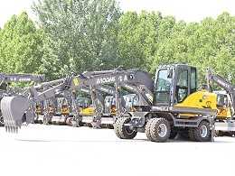 mzops80轮式挖掘机，河南工程现场的得力助手