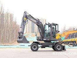 小型挖掘机，现代工程的多面手