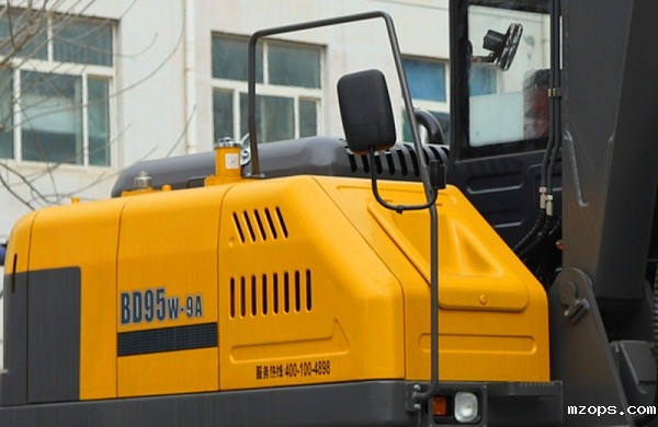 安装扶手反光镜