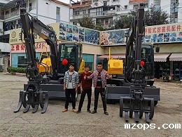 广西抓木机-mzops新款95S轮式抓木机客户交车记录