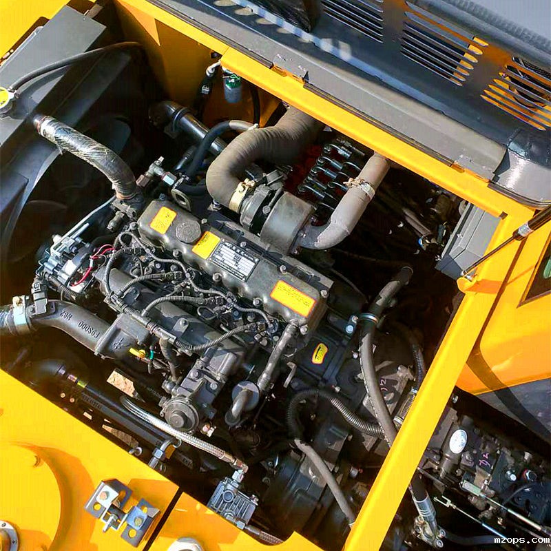 105轮式抓木机采用62.5千瓦动力