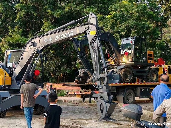 mzops轮式抓木机