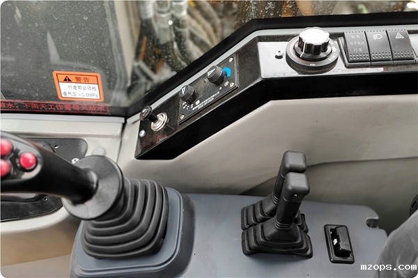 新款95抓木机驾驶室功能按键