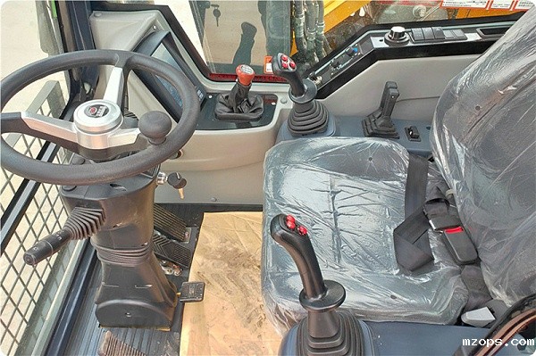 mzops95抓木机型号驾驶舒适