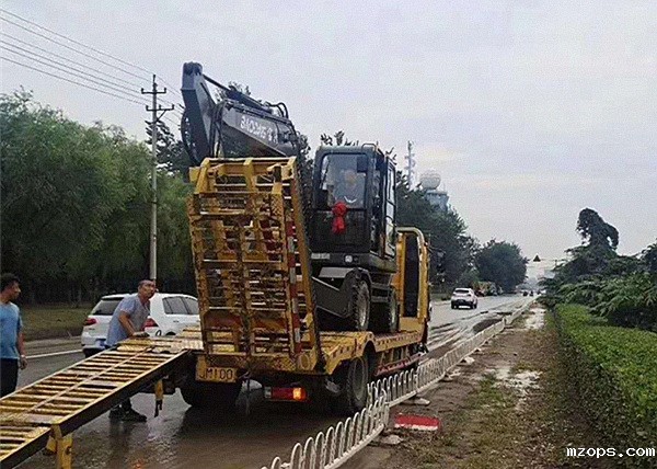 mzopsBD95W轮式抓木机