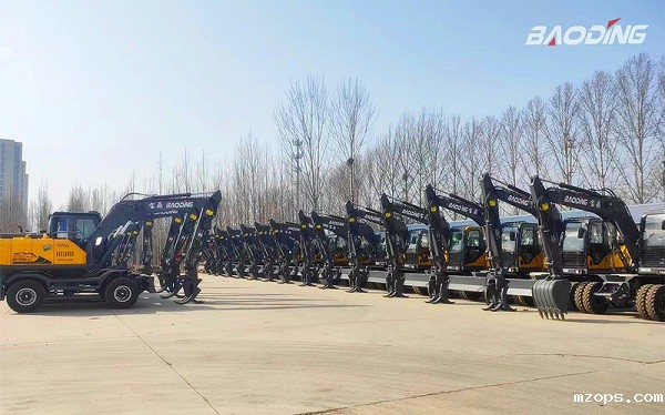 18luck平台抓木机停车场