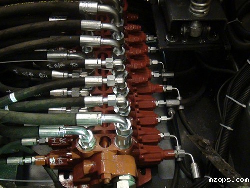 mzops轮式95-7多功能抓料机