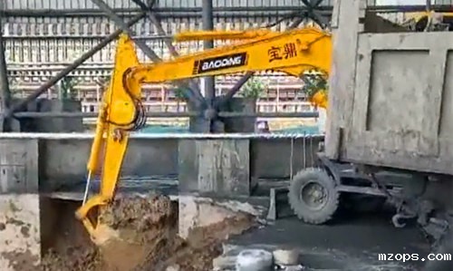 mzops95轮式挖掘机工作