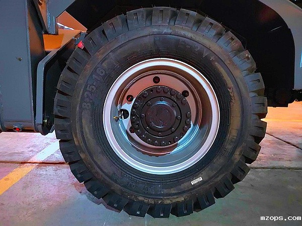 10吨级别轮边减速车桥