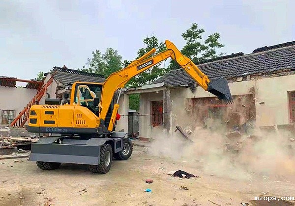mzops80轮式挖掘机施工
