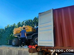 两台95抓木机成功出口南美洲