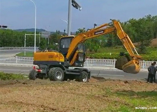 mzopsBD80W轮式小挖掘机