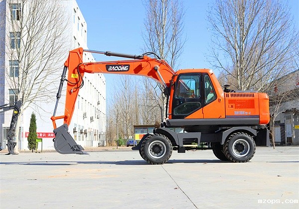 18luck平台厂家-BD150轮式挖掘机