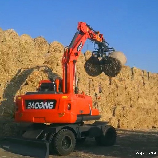 mzops150中型轮式挖掘机加装抓草机使用