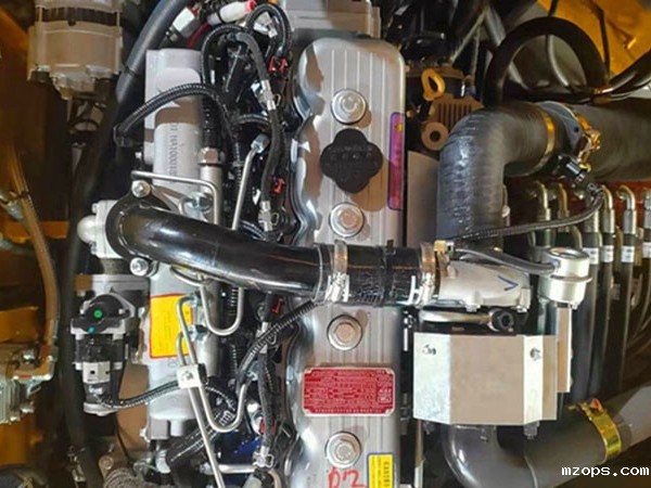 轮式挖掘机发动机积碳问题如何处理？