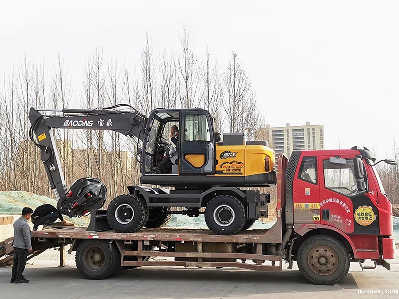 高效钢材处理的利器——mzopsBD120WD轮式梅花抓抓木机