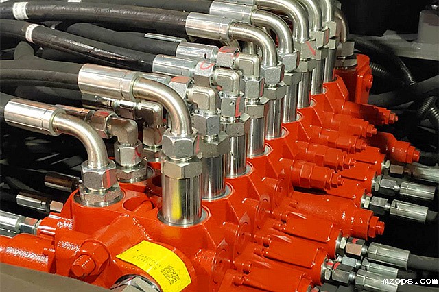 95S抓木机液压系统部件