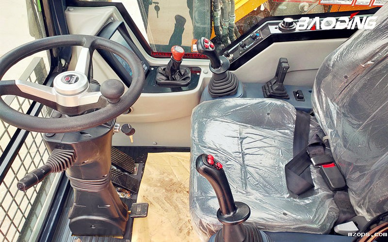 mzops抓木机驾驶室