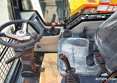 mzops105轮式挖掘机驾驶舒适