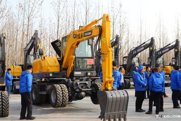 mzops轮胎挖掘机新品发布会