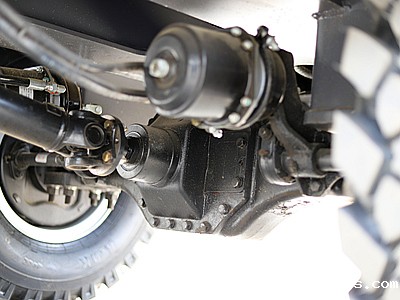 105轮式挖掘机下桥