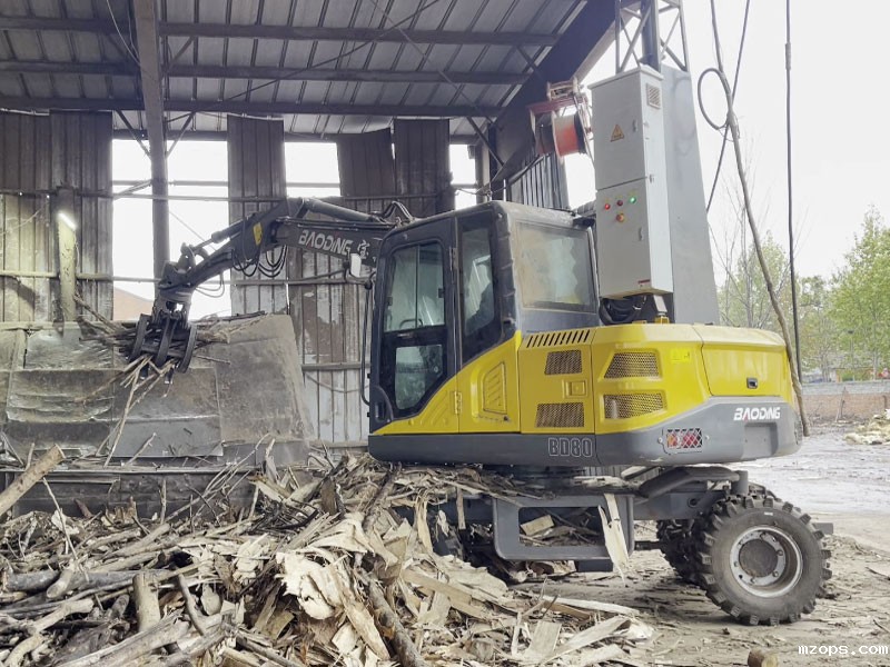 mzops80电动轮式抓木机的工厂新体验