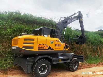 广西百色客户抓木机交车记录