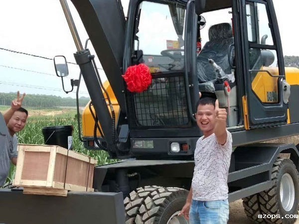 广西夹木机mzops客户交车介绍-mzops抓木机厂家