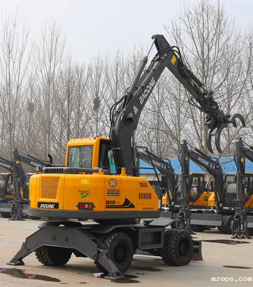 mzopsBD95W型轮式抓木机实车展示图B