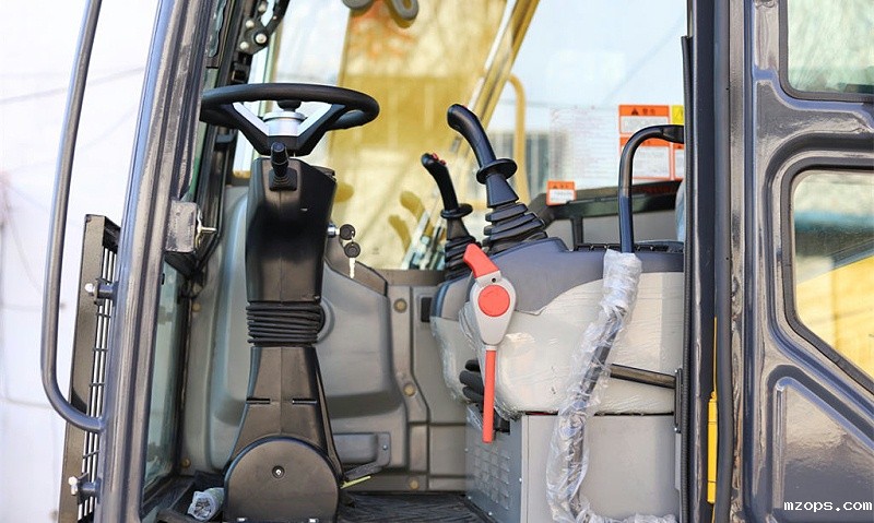 mzops80轮式挖掘机驾驶室