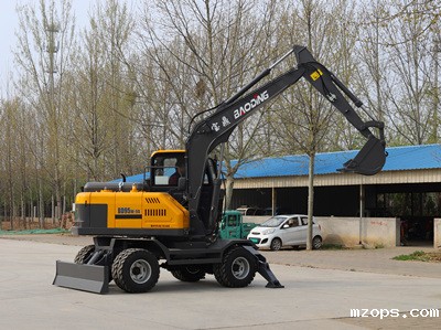 BD95W轮式挖掘机图片