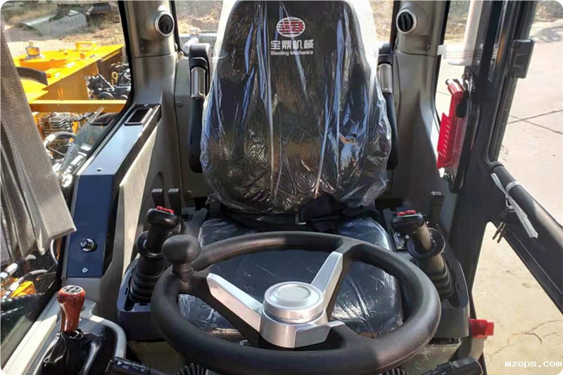 mzops95轮式抓木机驾驶室
