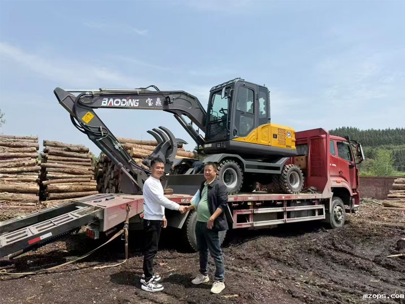 mzops90G轮式抓木机助力湖南老板装卸作业