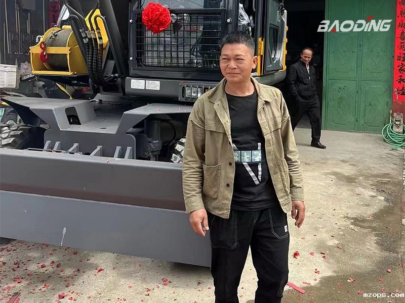 2022年4月20日客户购置mzops120新款抓木机